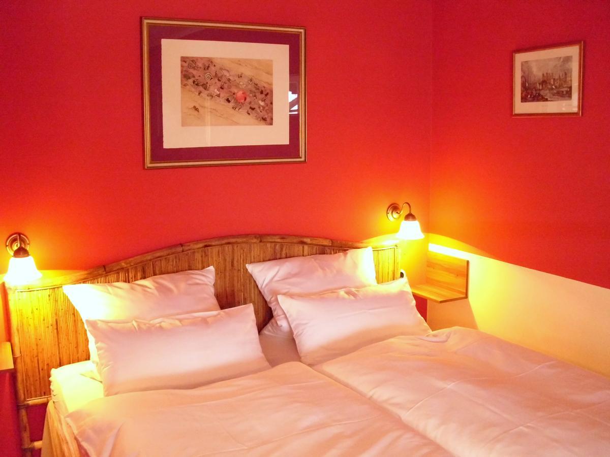 Landhotel Gut Greifhof Heiligenborn Esterno foto